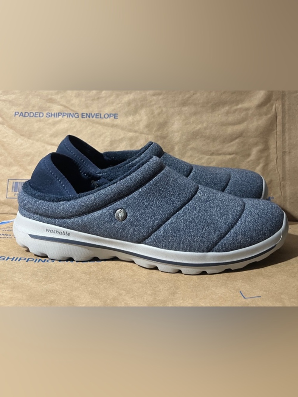 Skechers Women's, Gowalk Lounge - at Ease Slip-On Size 8.5 - Picture 3 of 6
